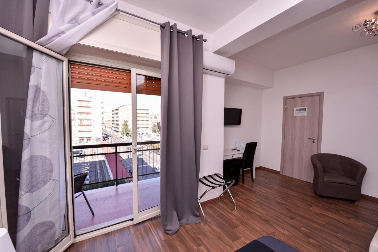 Symposium Bed&Breakfast คาตาเนีย ภายนอก รูปภาพ